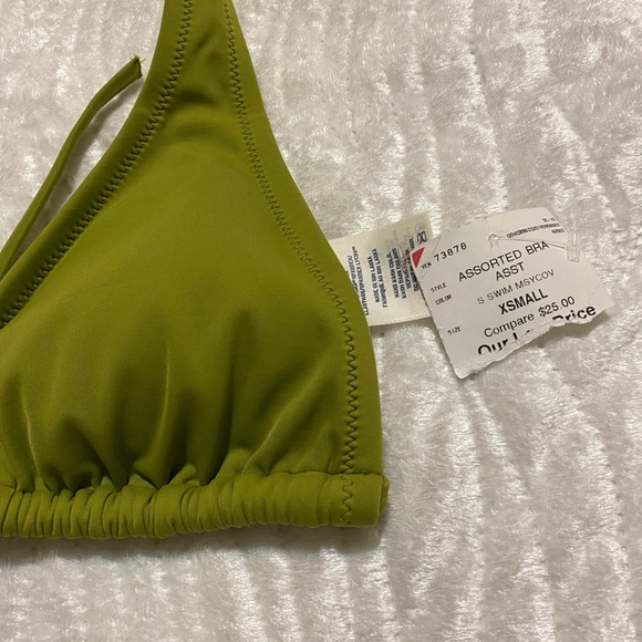 Swim suit top. NWT. Size x small. - Picture 2 of 3